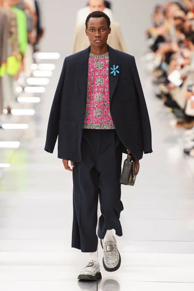 Look 1